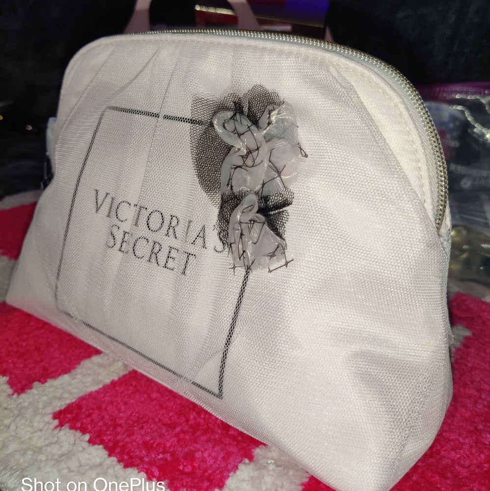NWT Victoria secrets COSMETIC BAG